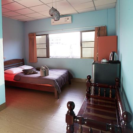 Holiday Phangan - Hostel & Bar ท้องศาลา ภายนอก รูปภาพ