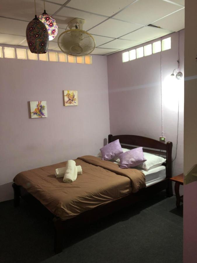 Holiday Phangan - Hostel & Bar ท้องศาลา ภายนอก รูปภาพ