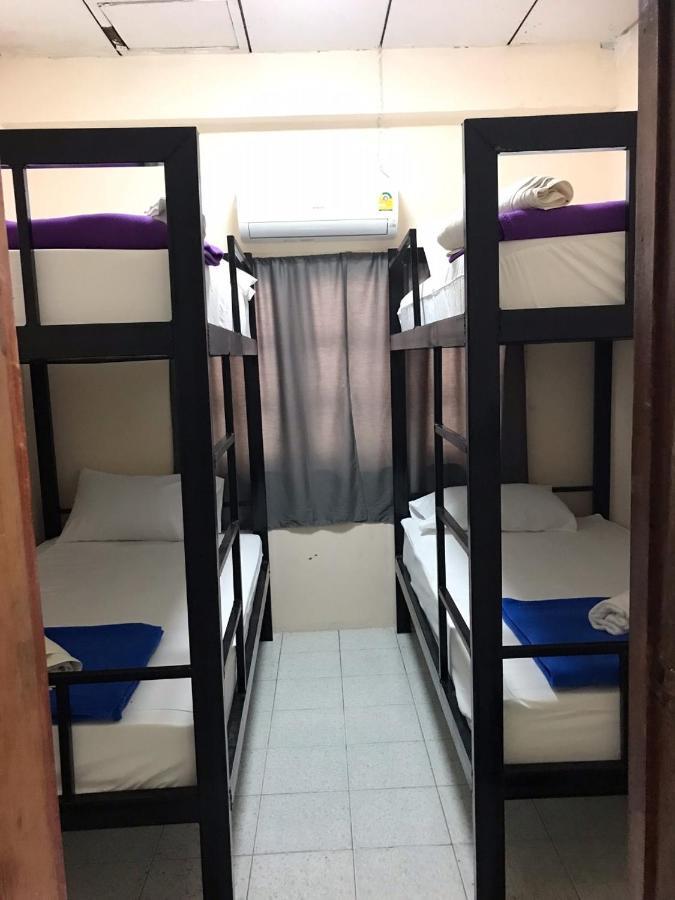 Holiday Phangan - Hostel & Bar ท้องศาลา ภายนอก รูปภาพ