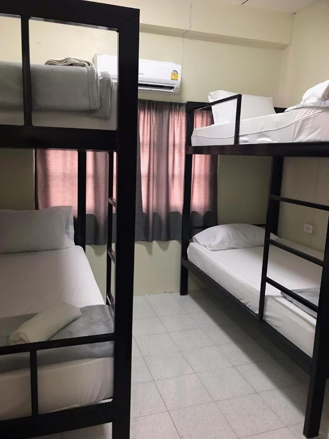 Holiday Phangan - Hostel & Bar ท้องศาลา ภายนอก รูปภาพ