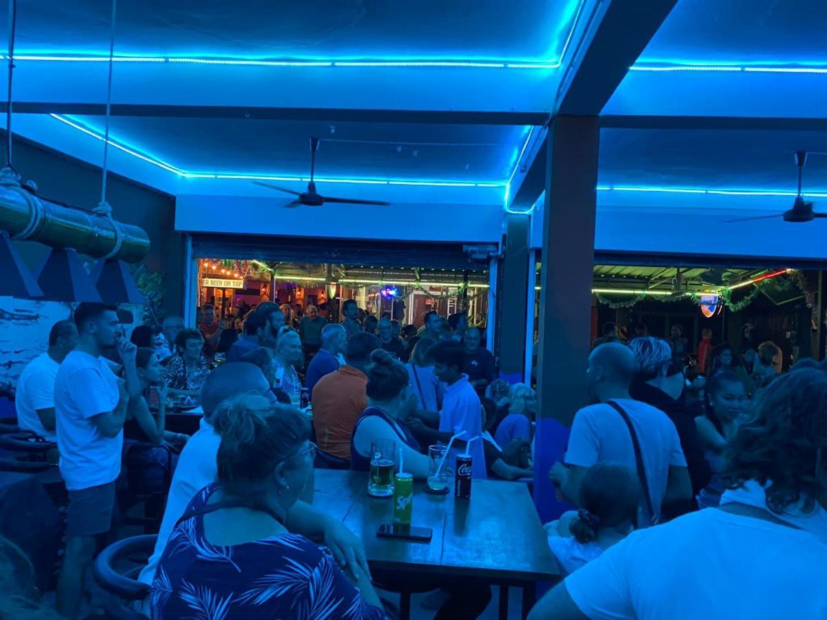 Holiday Phangan - Hostel & Bar ท้องศาลา ภายนอก รูปภาพ