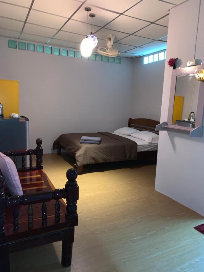 Holiday Phangan - Hostel & Bar ท้องศาลา ภายนอก รูปภาพ