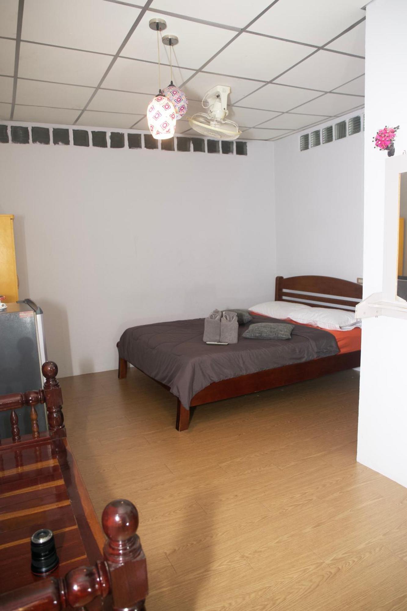 Holiday Phangan - Hostel & Bar ท้องศาลา ภายนอก รูปภาพ