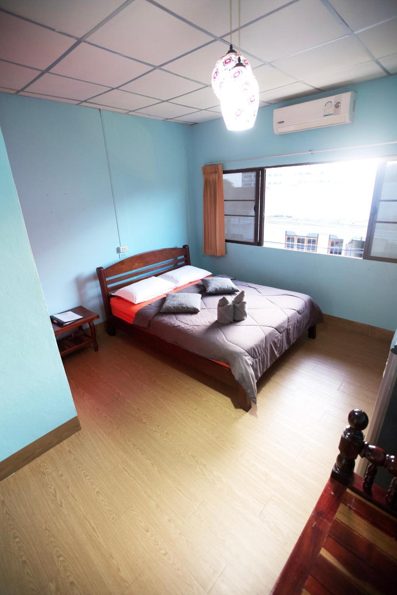 Holiday Phangan - Hostel & Bar ท้องศาลา ภายนอก รูปภาพ