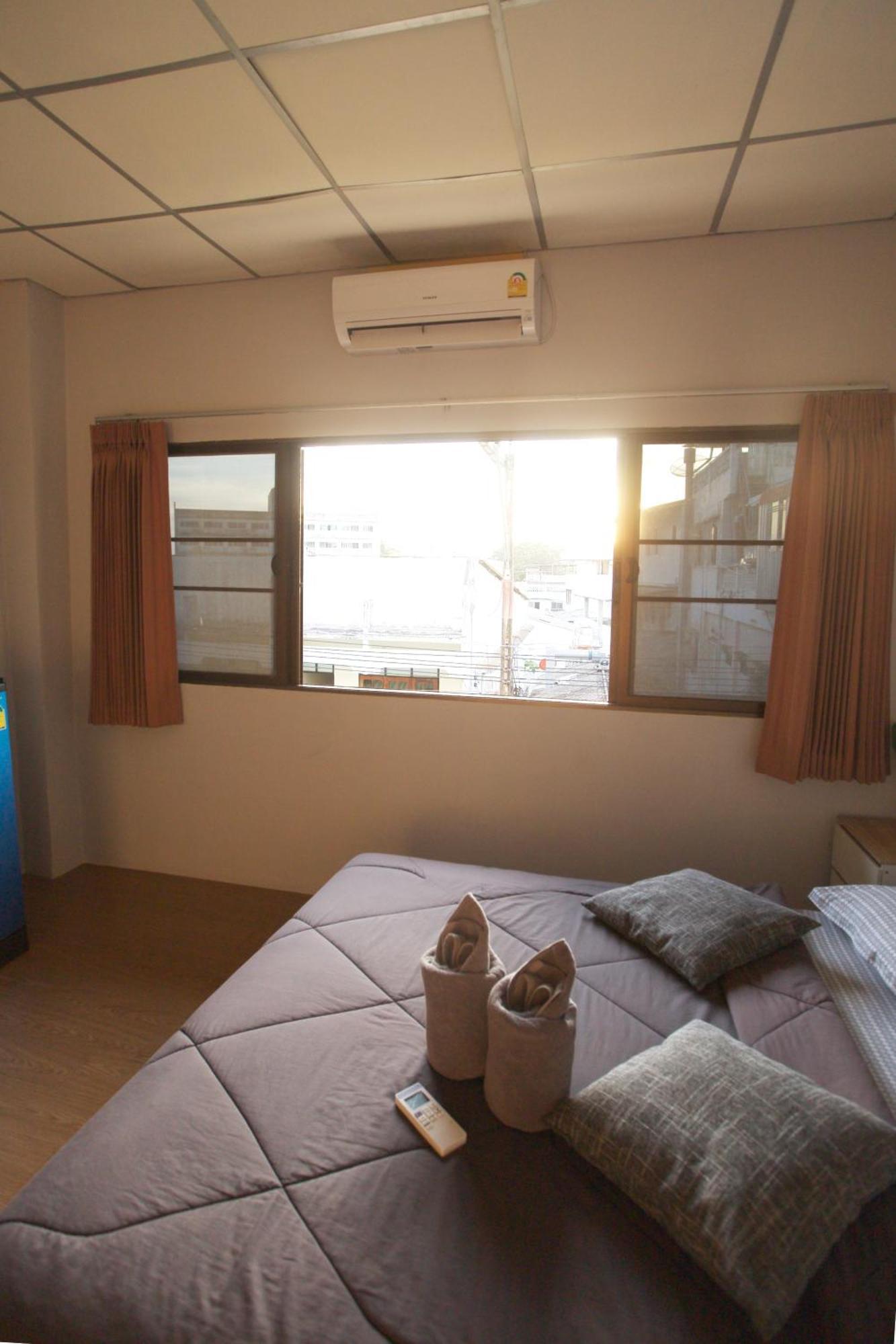 Holiday Phangan - Hostel & Bar ท้องศาลา ภายนอก รูปภาพ