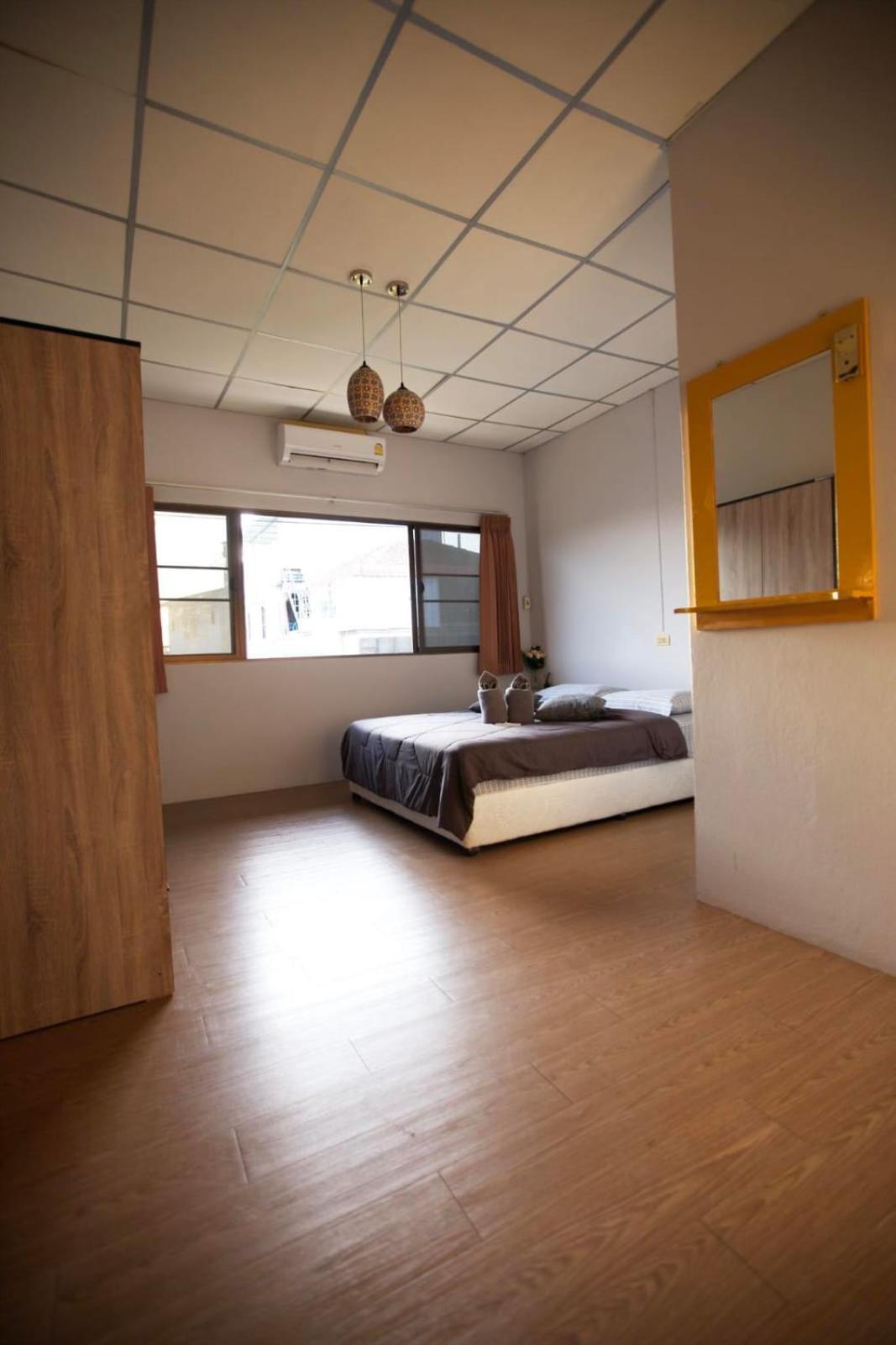 Holiday Phangan - Hostel & Bar ท้องศาลา ภายนอก รูปภาพ